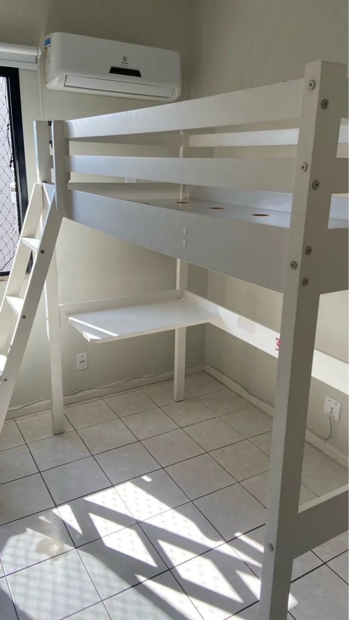 Cama suspensa com escrivaninha Tok Stok semi nova - Foto 2