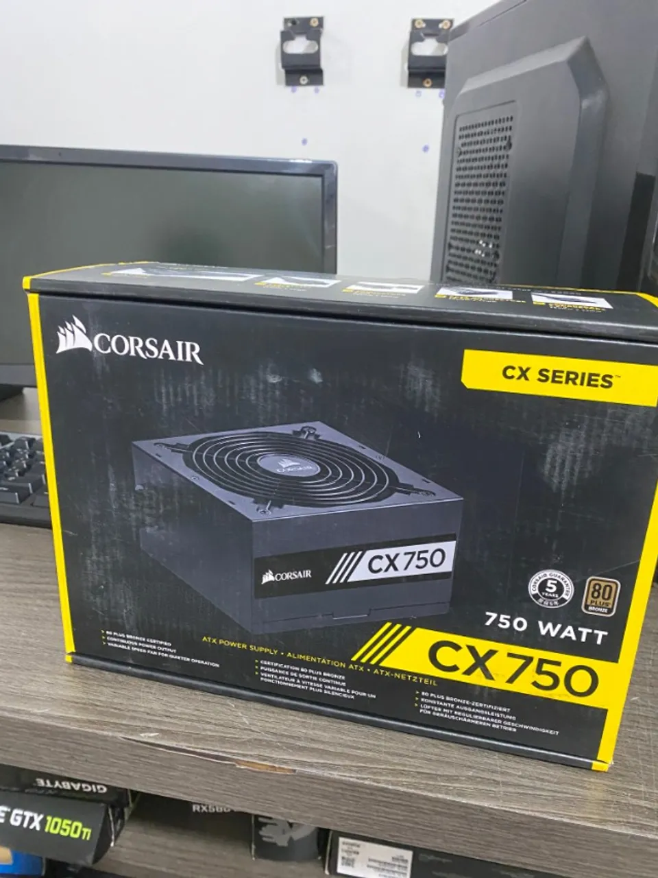 Fonte Corsair CX Series CX750, 750W, 80 Plus Bronze, Com Cabo, Preto