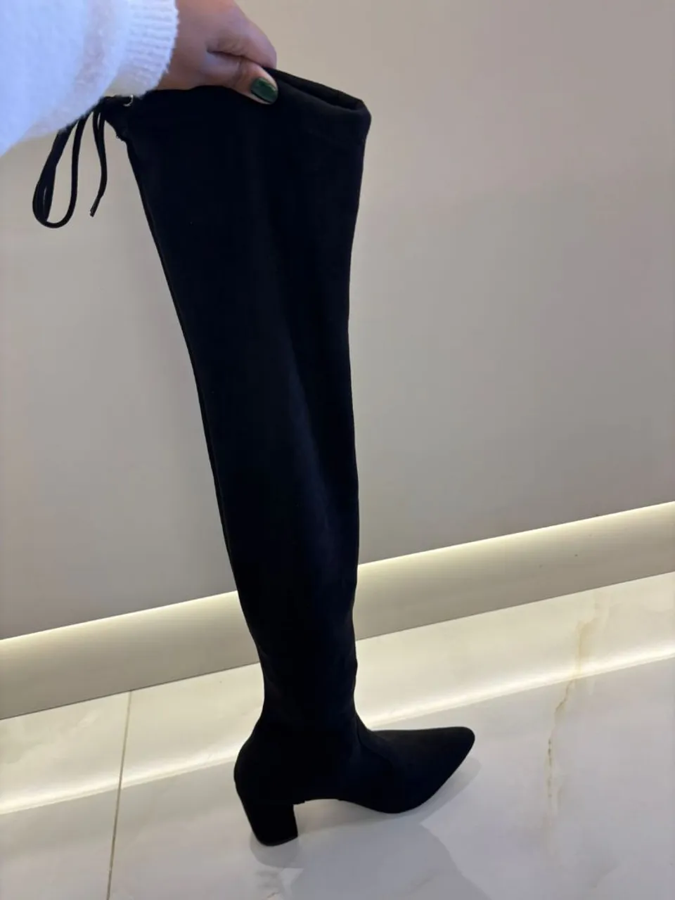 Bota Over The Knee Preta - Elegância e Conforto