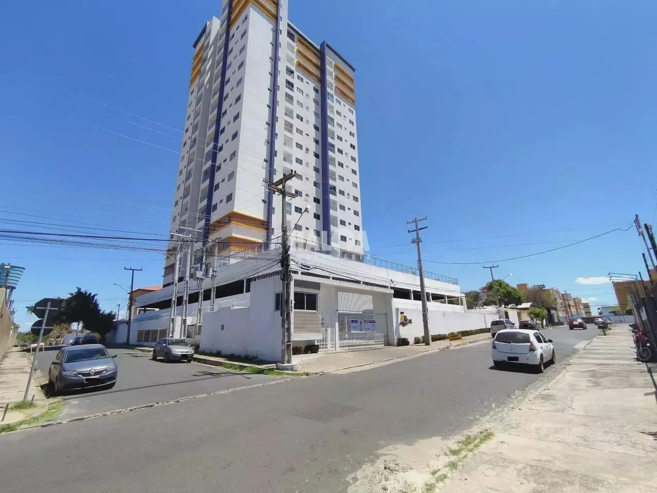 Thailson / Alugo apartamento proximo da Faculdade Uninovafapi