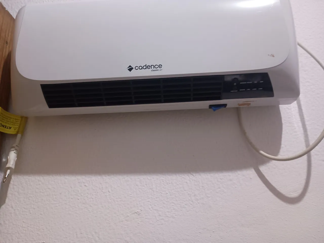 Aquecedor Cadence Classic Air 127W R$ 250
