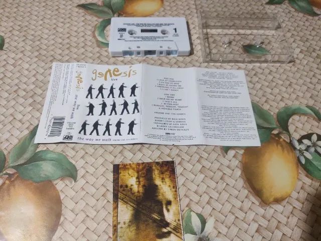 Fita K7 Genesis Live - The Way We Walk volume one - Foto 2