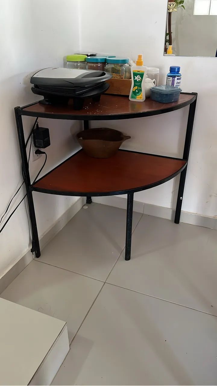 Estante de canto