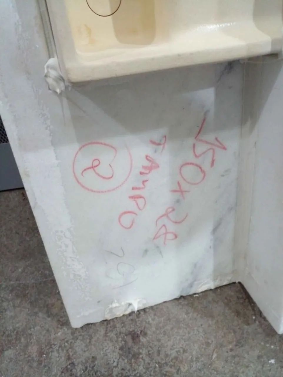 Pia mármore Espírito Santo com cuba semi-encaixe  - Foto 4