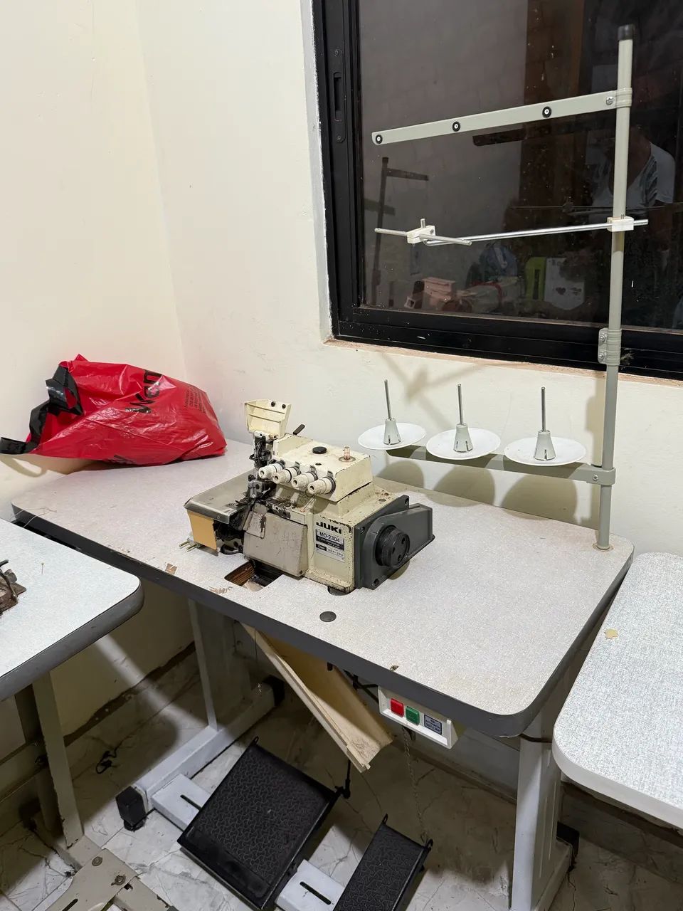 Maquina overlock semi industrial  - Foto 2