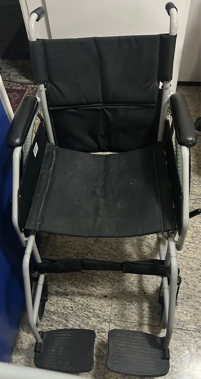Cadeira de Rodas Dobrável em Aço até 100 Kg D100 Dellamed - Foto 3
