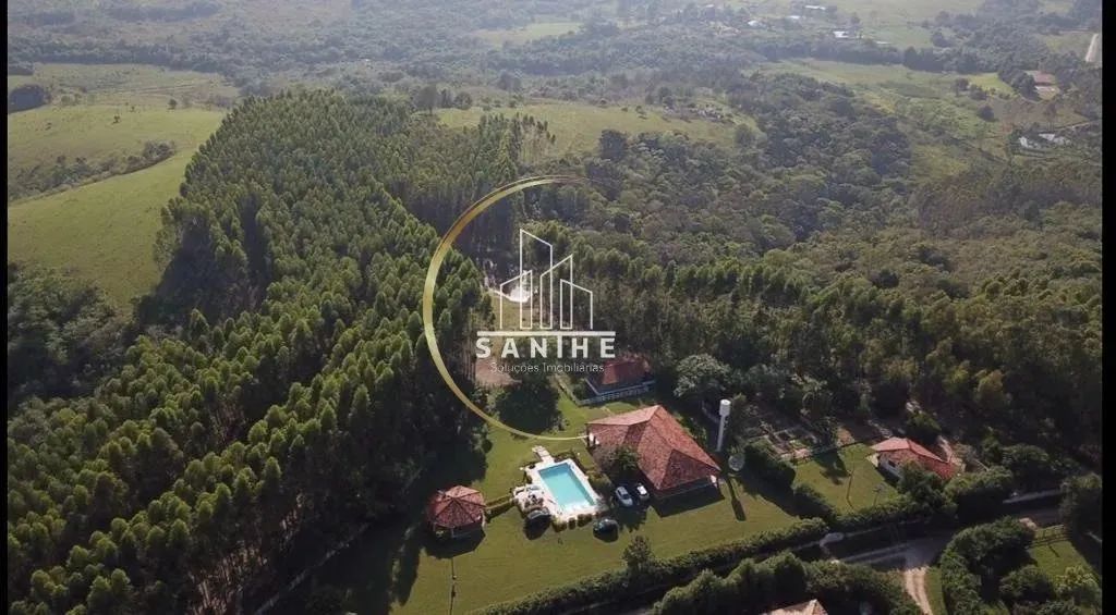 Chacara com piscina e pomar próxima a São Paulo