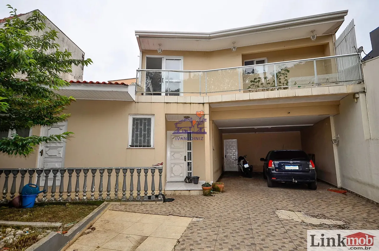 Casa à venda no bairro Ahú - Curitiba/PR