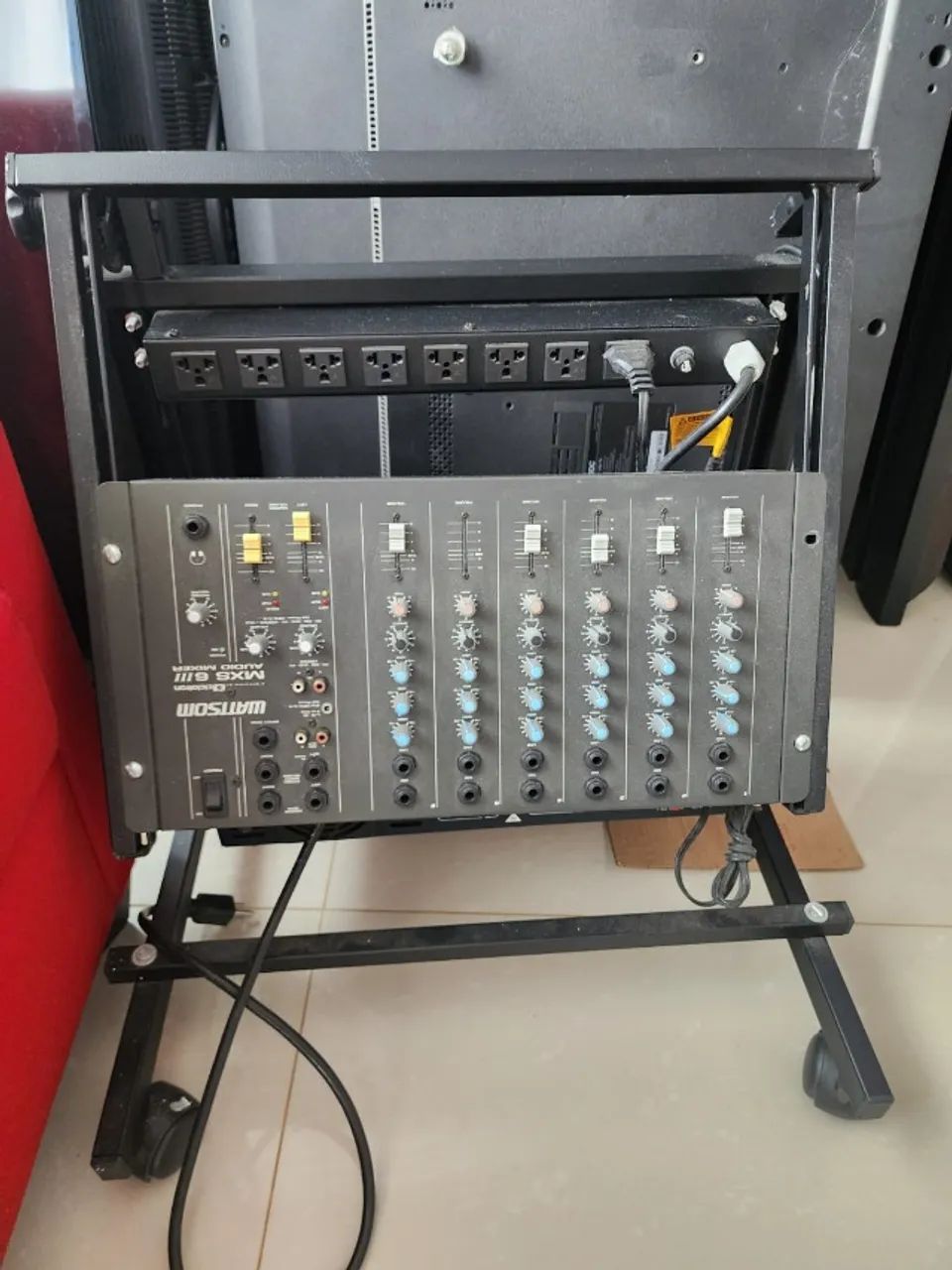 Mesa de Som com Amplificador Frahm e Rack de Studio