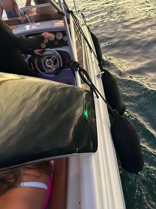 Lancha HD 26 pés Cabinada C.0.T.4 - Foto 2