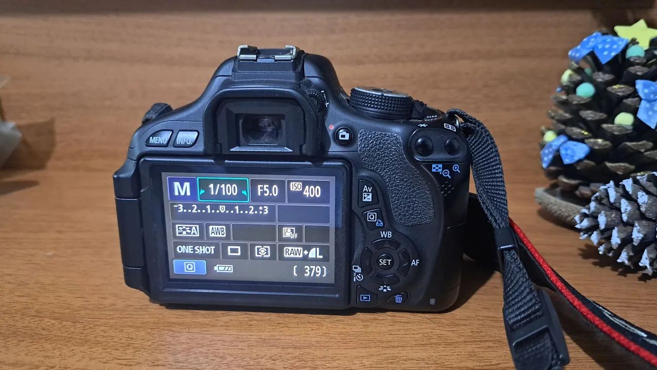 Câmera Canon EOS Rebel T3i - Foto 2