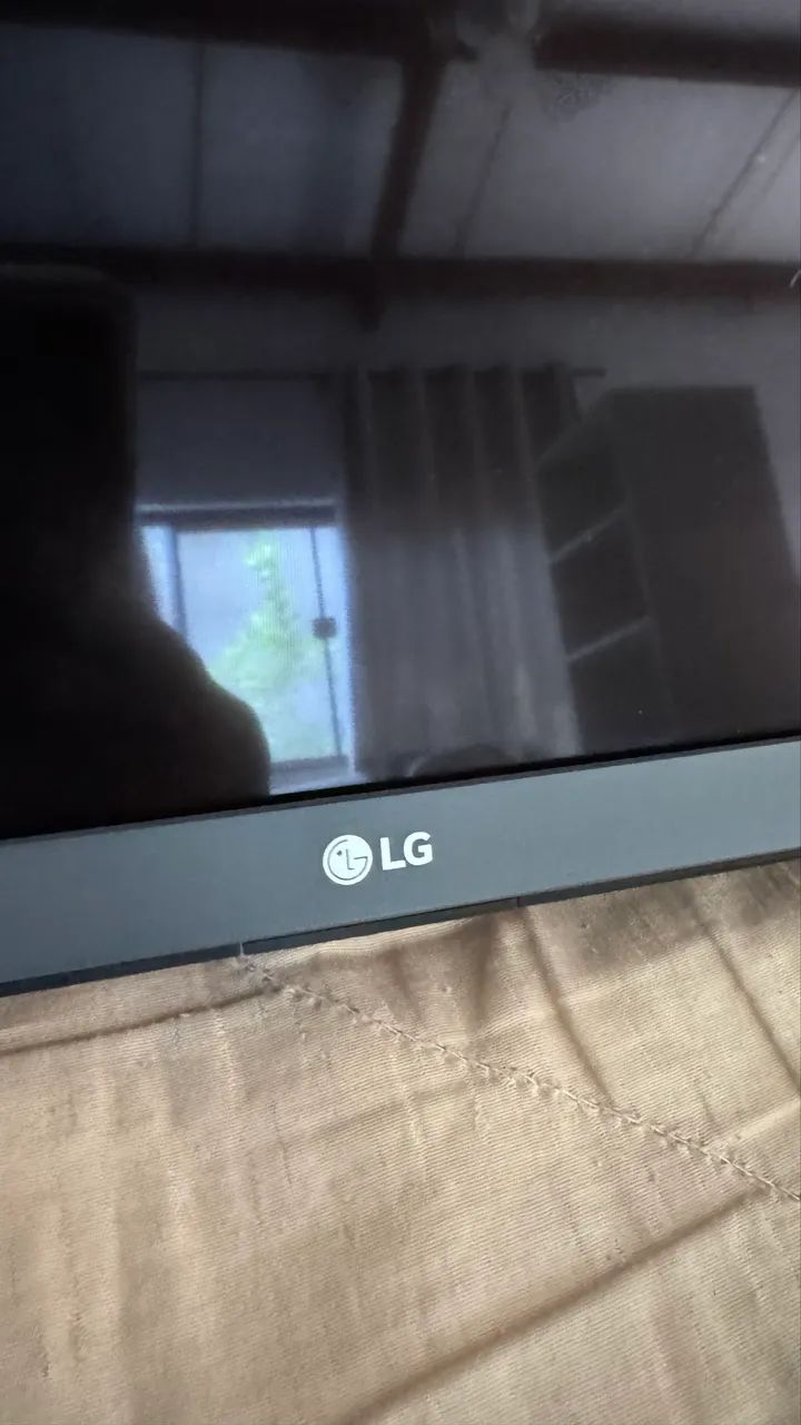 Smart TV semi nova LG  - Foto 2