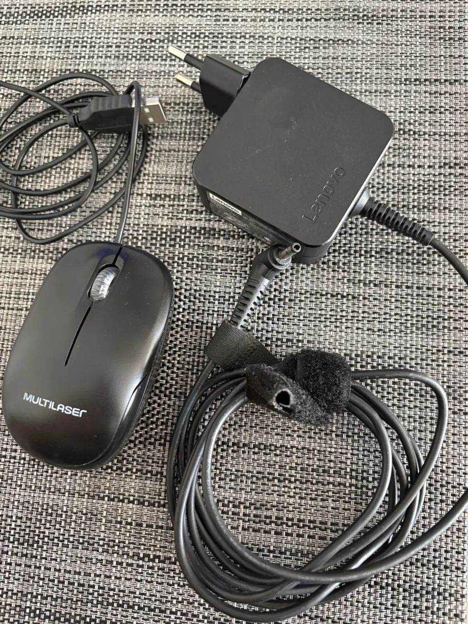 Notebook - Pronto pra uso, com carregador e mouse - Foto 3