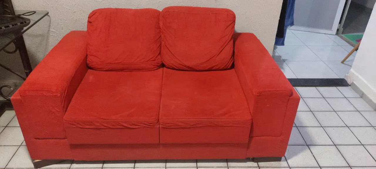 Sofá 2 lugares vermelho R$ 350,00
