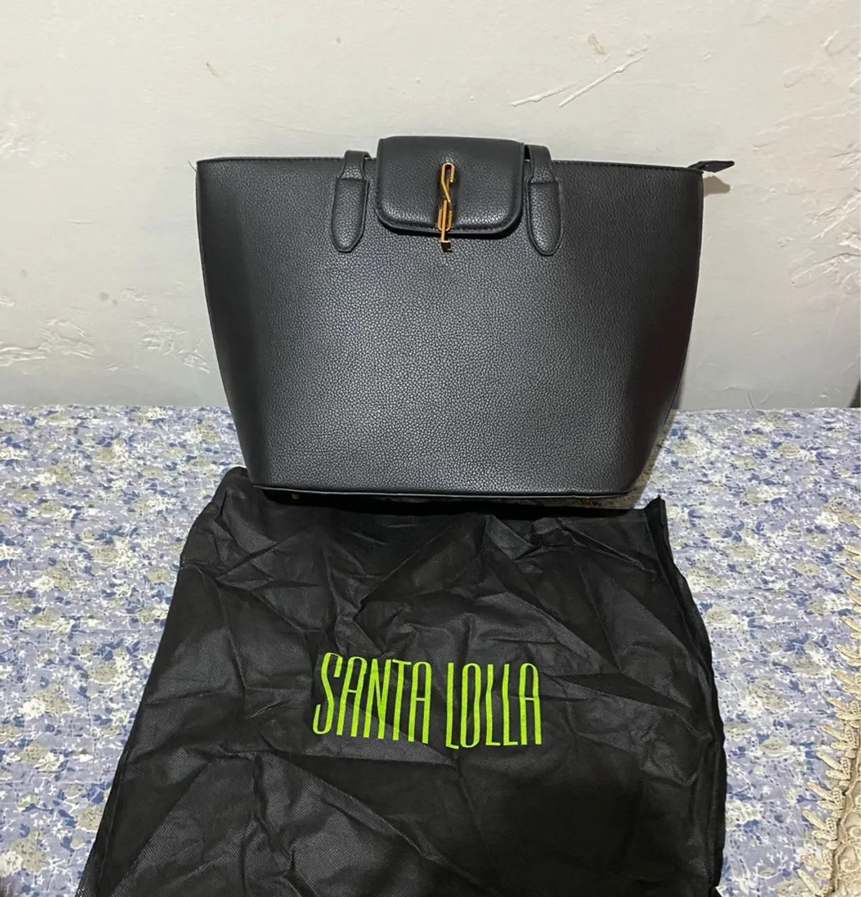 Bolsa Santa Lolla preta