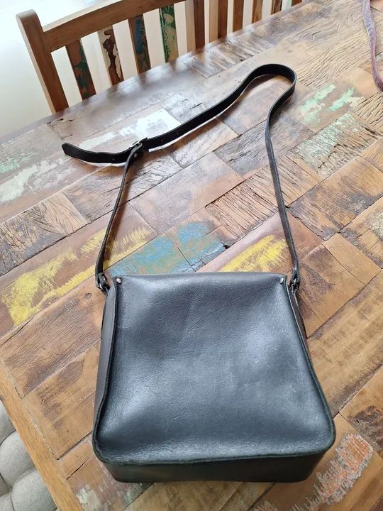 Bolsa Preta em Couro Legítimo  - Foto 3