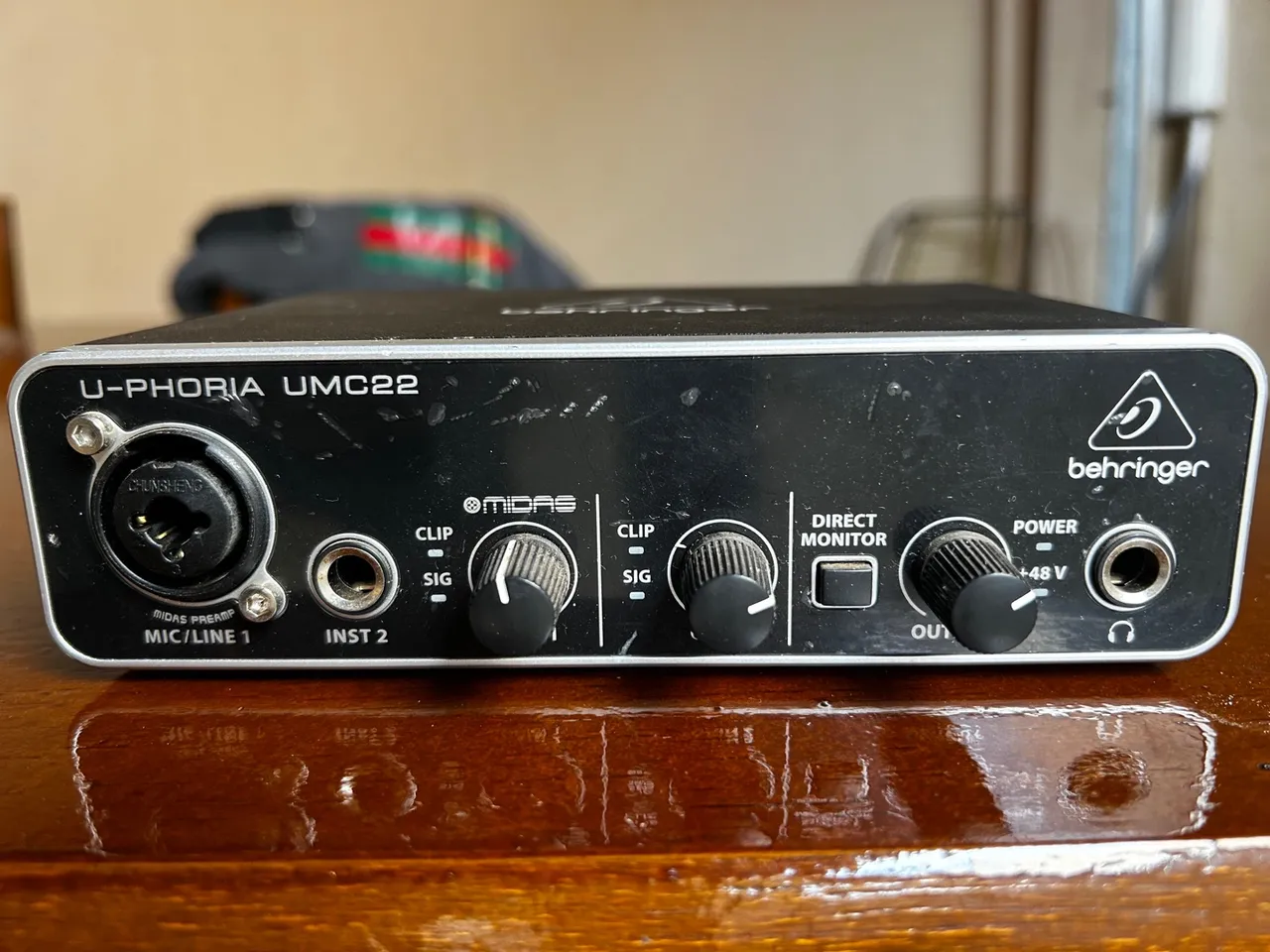 Interface de Áudio Behringer U-PHORIA UMC22