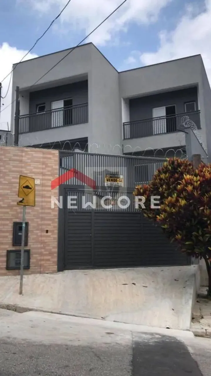 Sobrado em Rua dos Pessegueiros - Taboão - Diadema/SP
