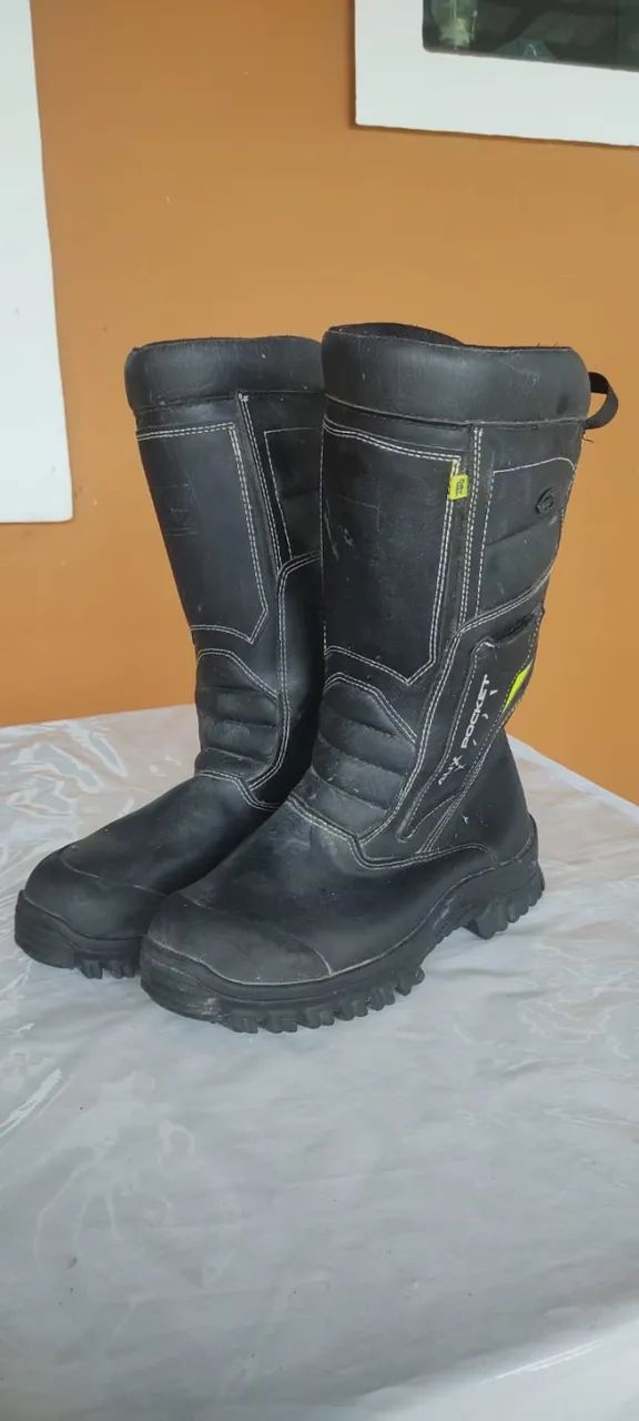 BOTA IMPERMEÁVEL E ULTRARESISTENTE  - TAM. 42 - OPORTUNIDADE - Foto 2