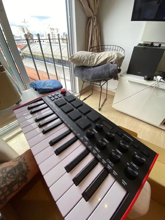 Teclado Controlador MIDI AKAI LPK25 - Foto 3