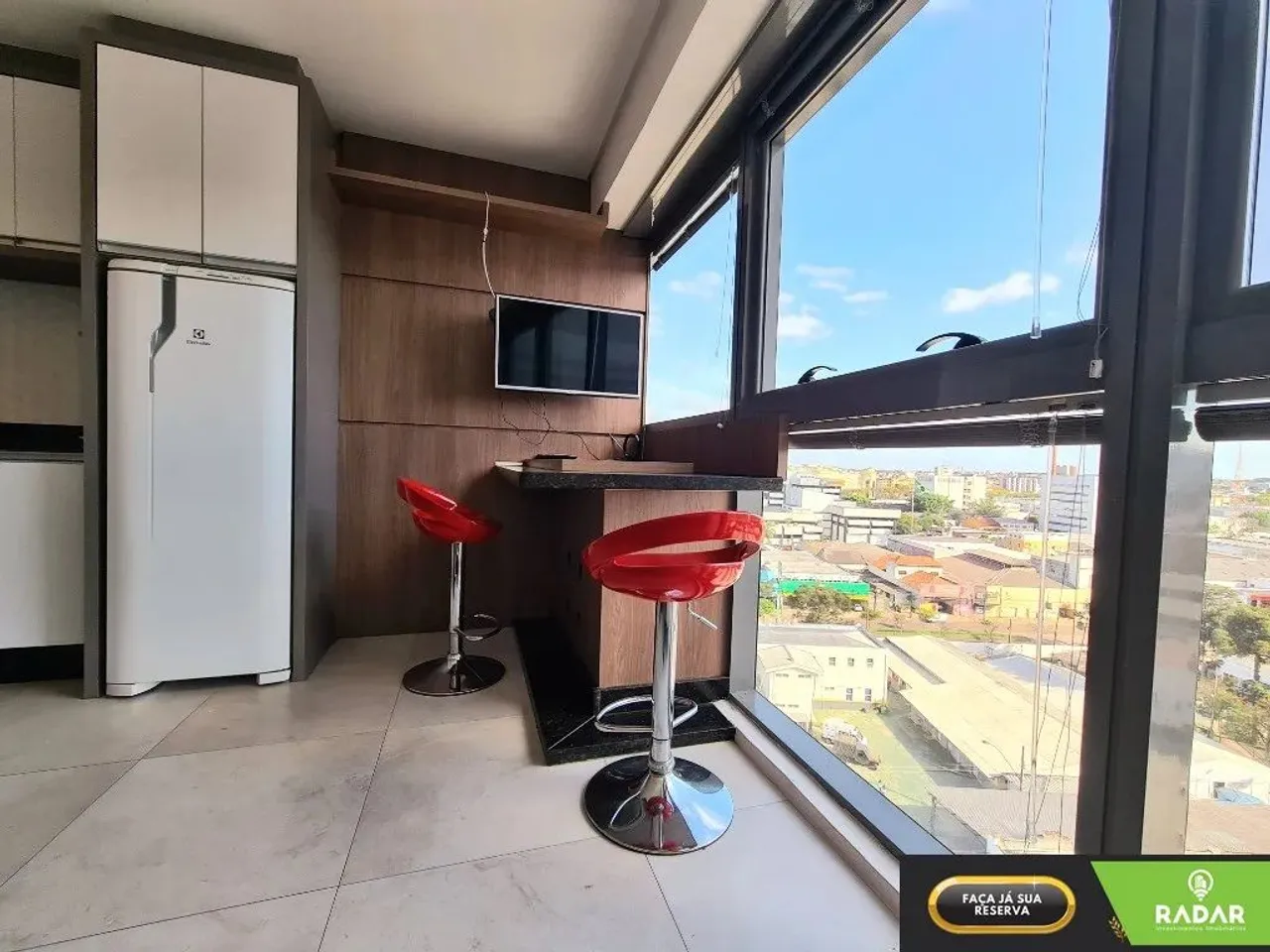 Apartamento mobiliado, com maquina de lavar e ar condicionado, 12º andar. Ed. SEVENTH