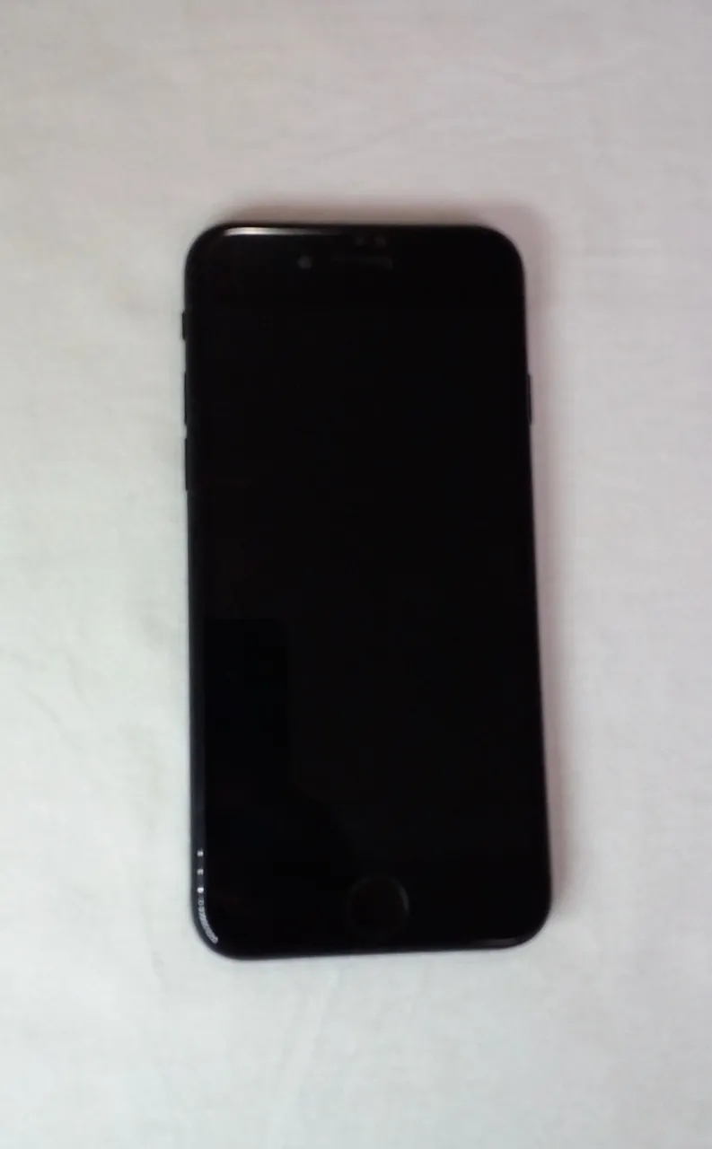 iPhone SE segunda geração 64mb