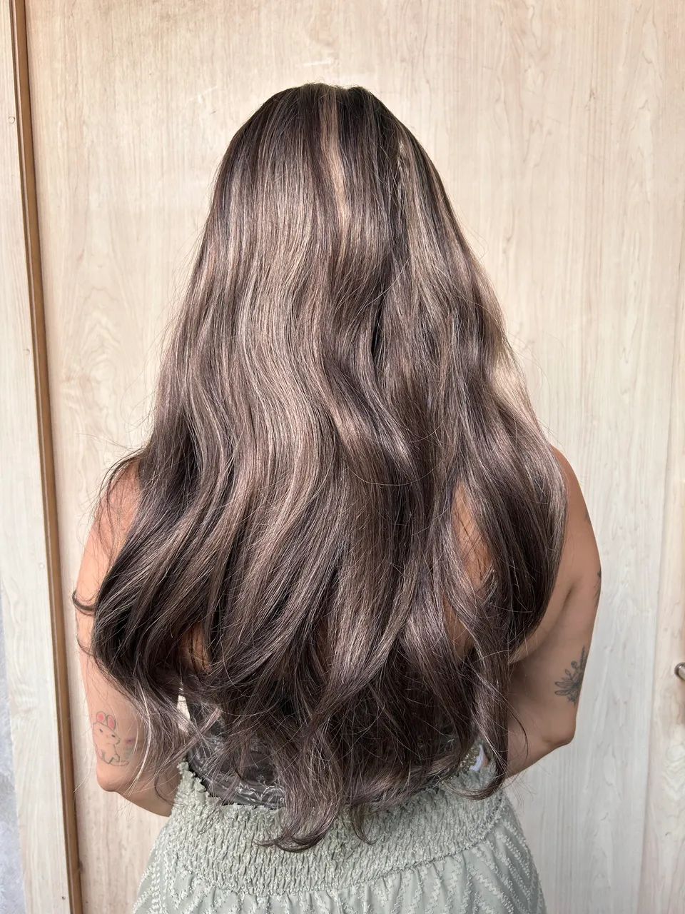 Peruca front lace wig ondulada morena iluminada 70cm - Foto 4