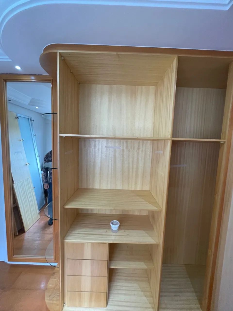 Guarda-roupa em ótimo estado/ de madeira boa  - Foto 2
