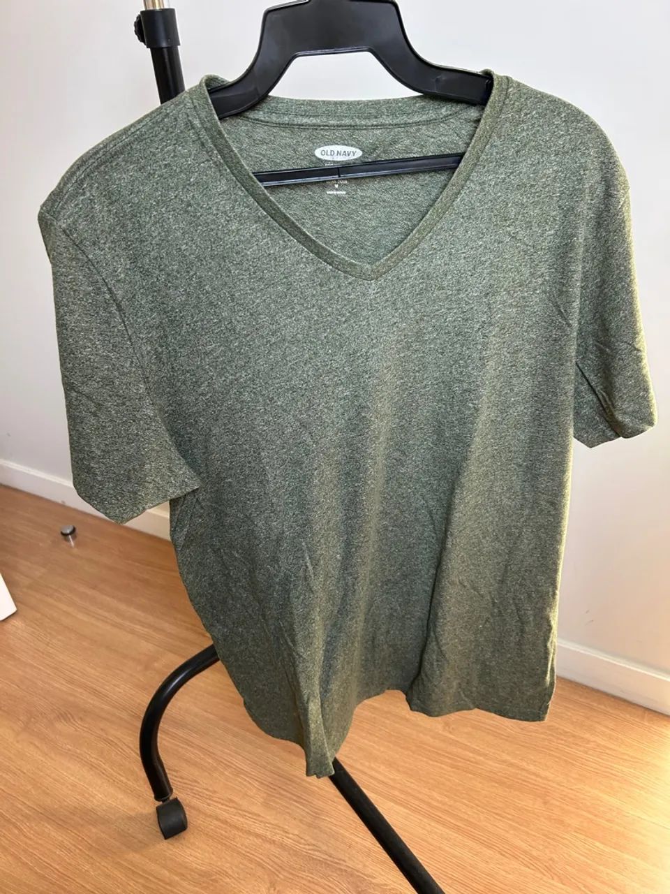 Camiseta V-neck Old Navy Verde