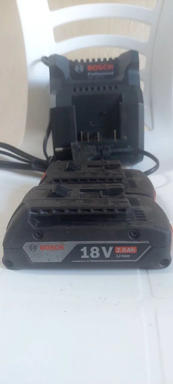 Bateria e Carregador Bosch 18V 2.0Ah Li-ion
