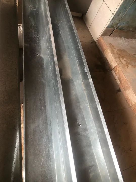 Vendo 4 rufos e uma calha! Favor interessados chamar no wattsap +353 85 149 6289 Roni  - Foto 2