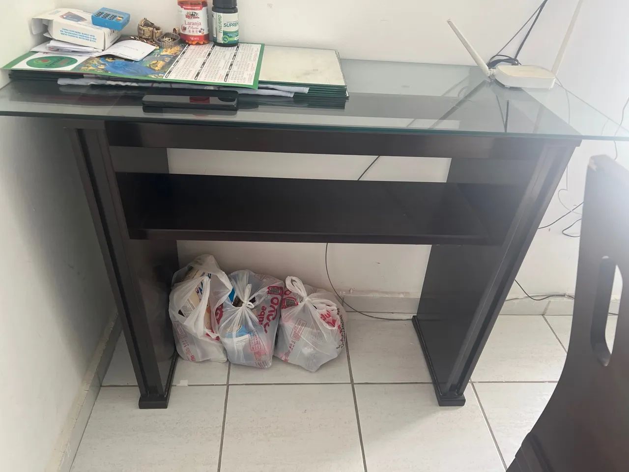 Mesa e aparador por 1000,00 