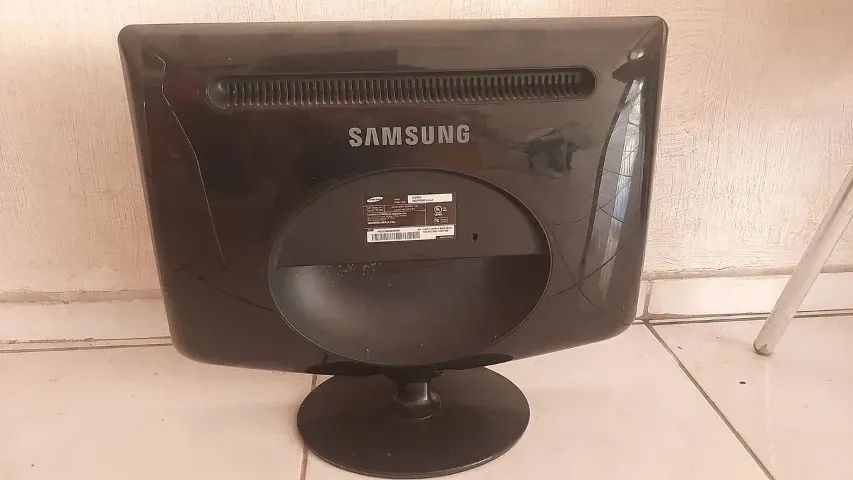 Monitor de 22' Samsung Obs: leia descrição! - Foto 3