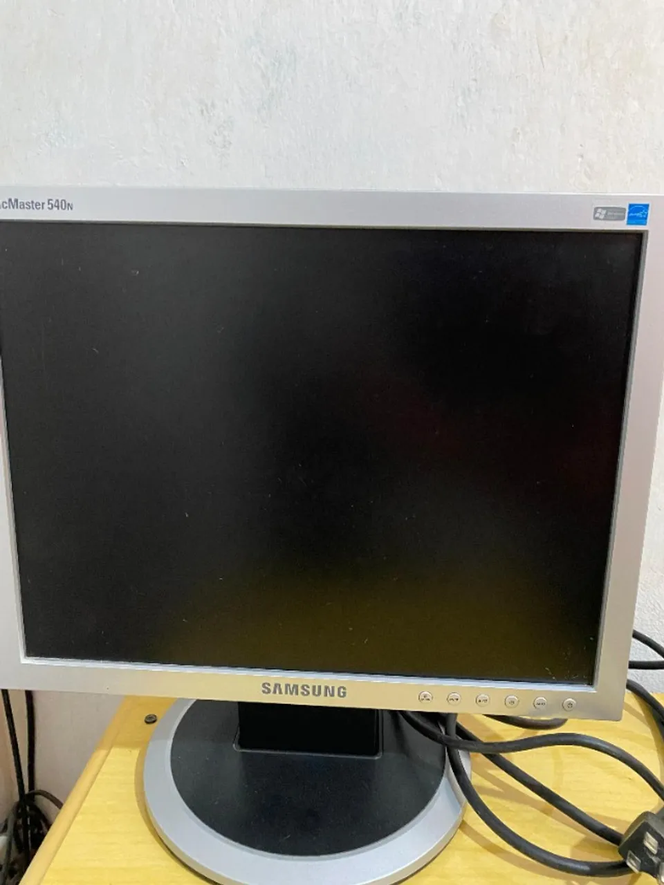 MONITOR DE COMPUTADOR