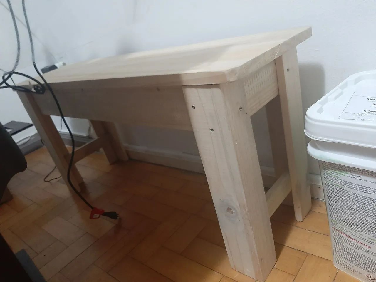 Banco de madeira 64308569782531121