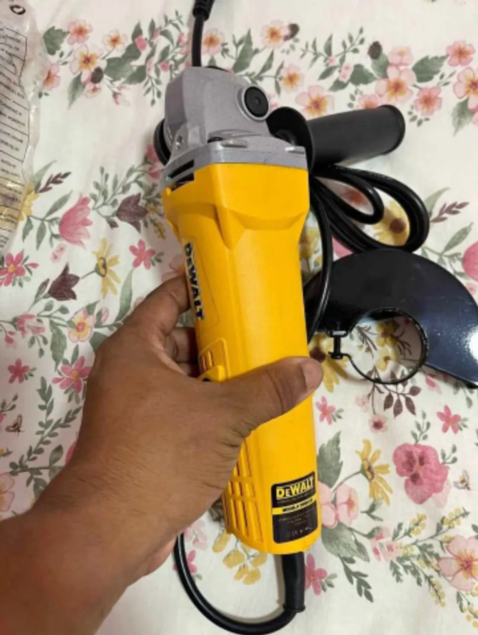 Esmerilhadeira Dewalt