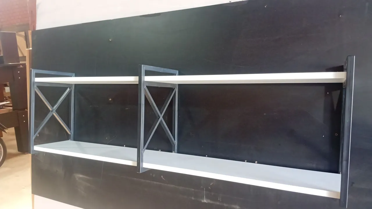 Prateleira Industrial com Design Moderno - Novas