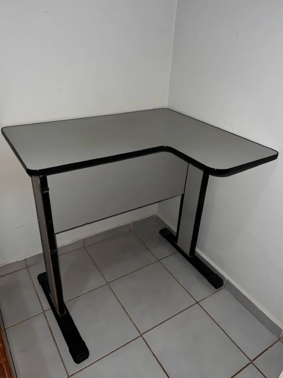 MESA PARA ESCRITÓRIO