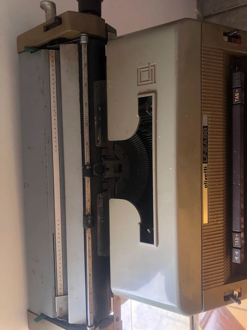 Máquina de escrever antiga  - Foto 3