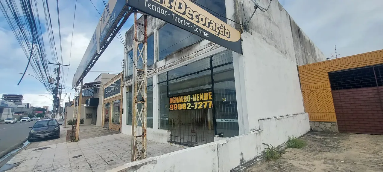 Imóvel para venda tem 700 metros quadrados em Jatiúca - Maceió - AL