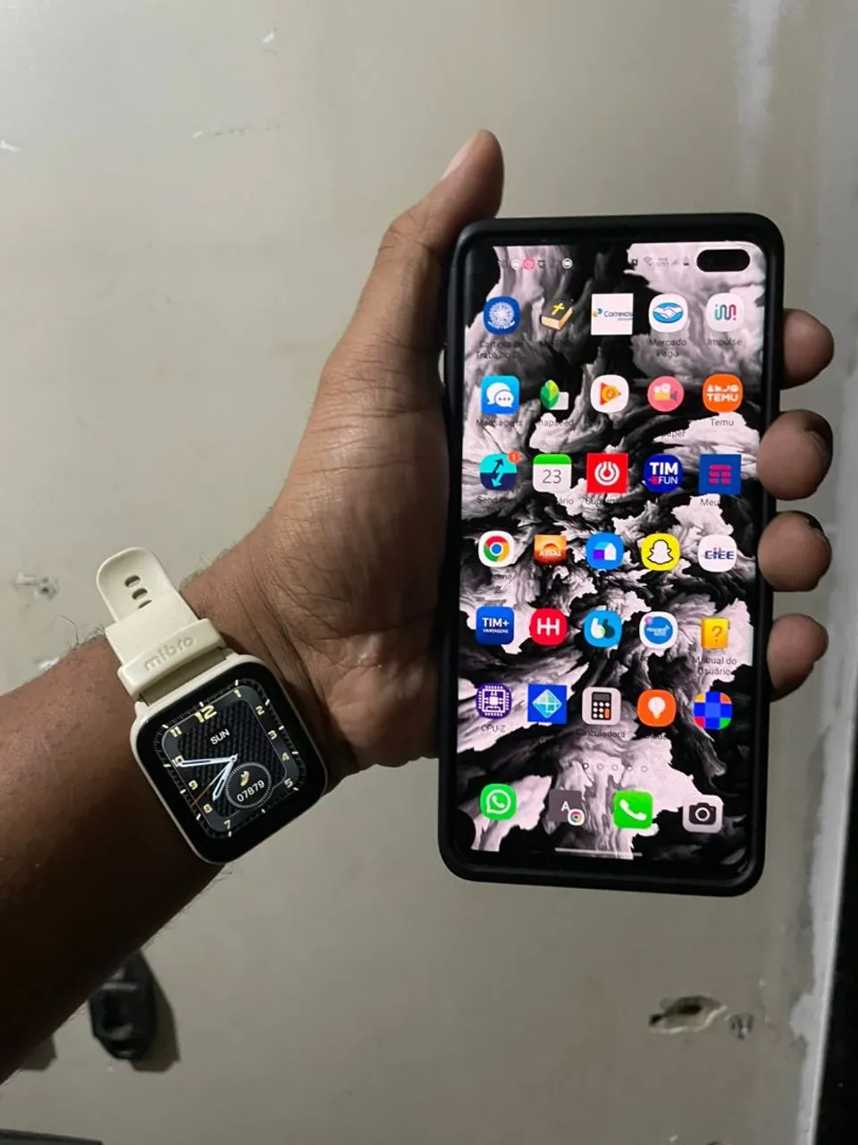Troco S10 plus por Iphone Xs ou Xr ( leia )
