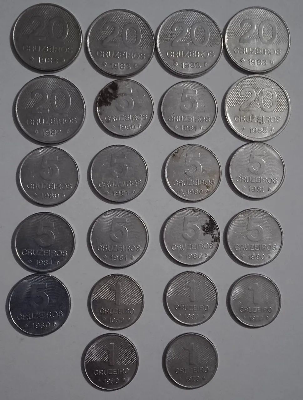 Lote com 22 Moedas Antigas de Cruzeiros