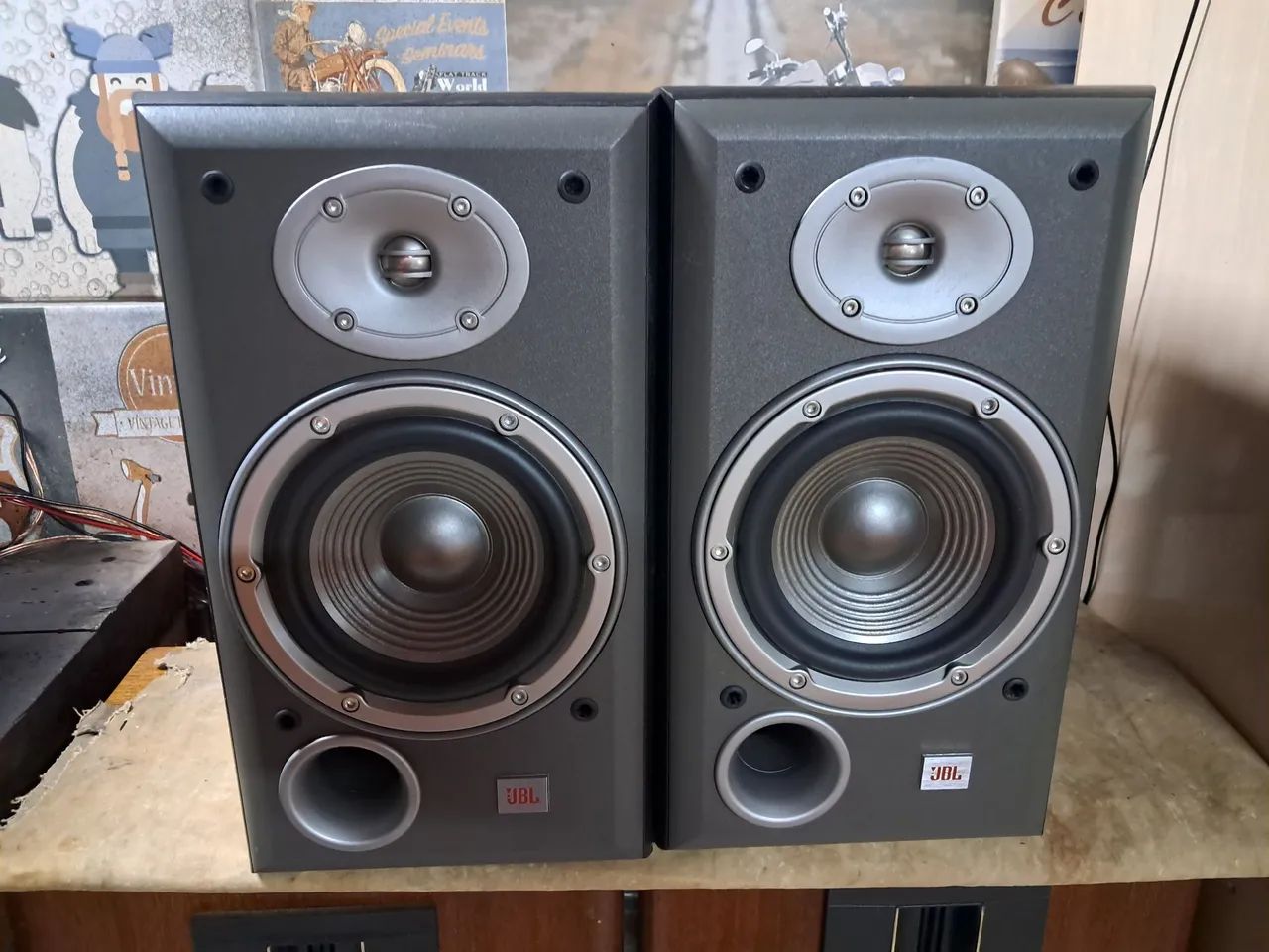 Par de Caixas Acústicas JBL E30 Northridge