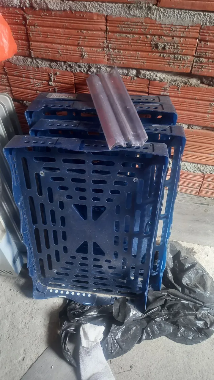 Parteleira plástico serve comércio 