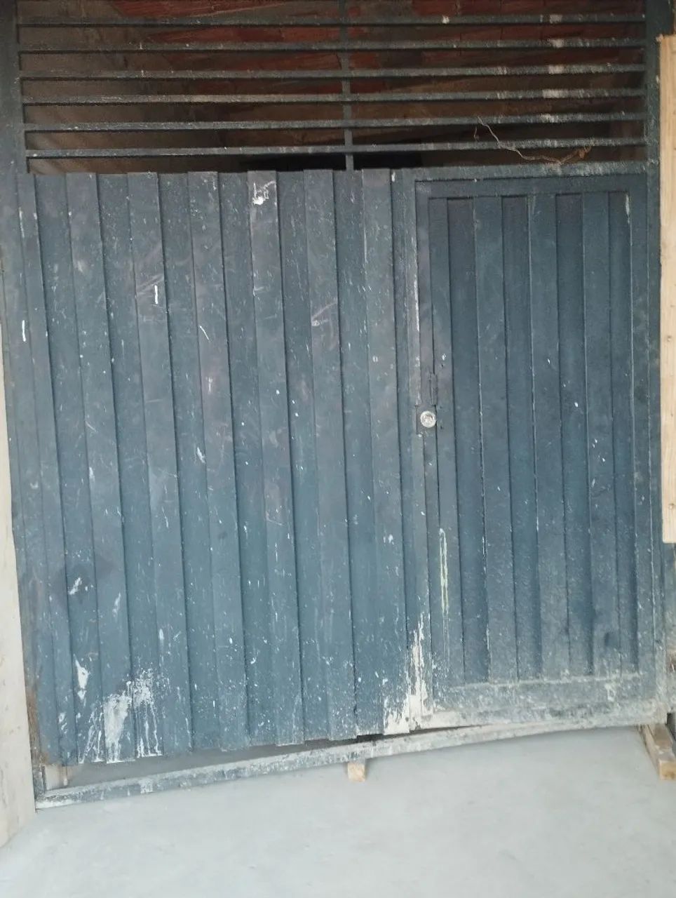 Portão de abrir com portão social - Foto 3