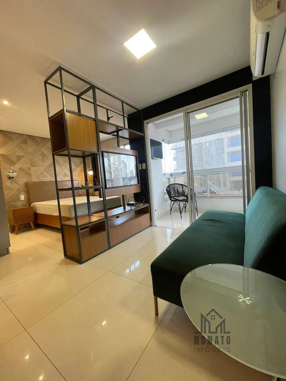 Flat Mobiliado à Venda no Setor Bueno Edifício Luz com 42m² e Sacada