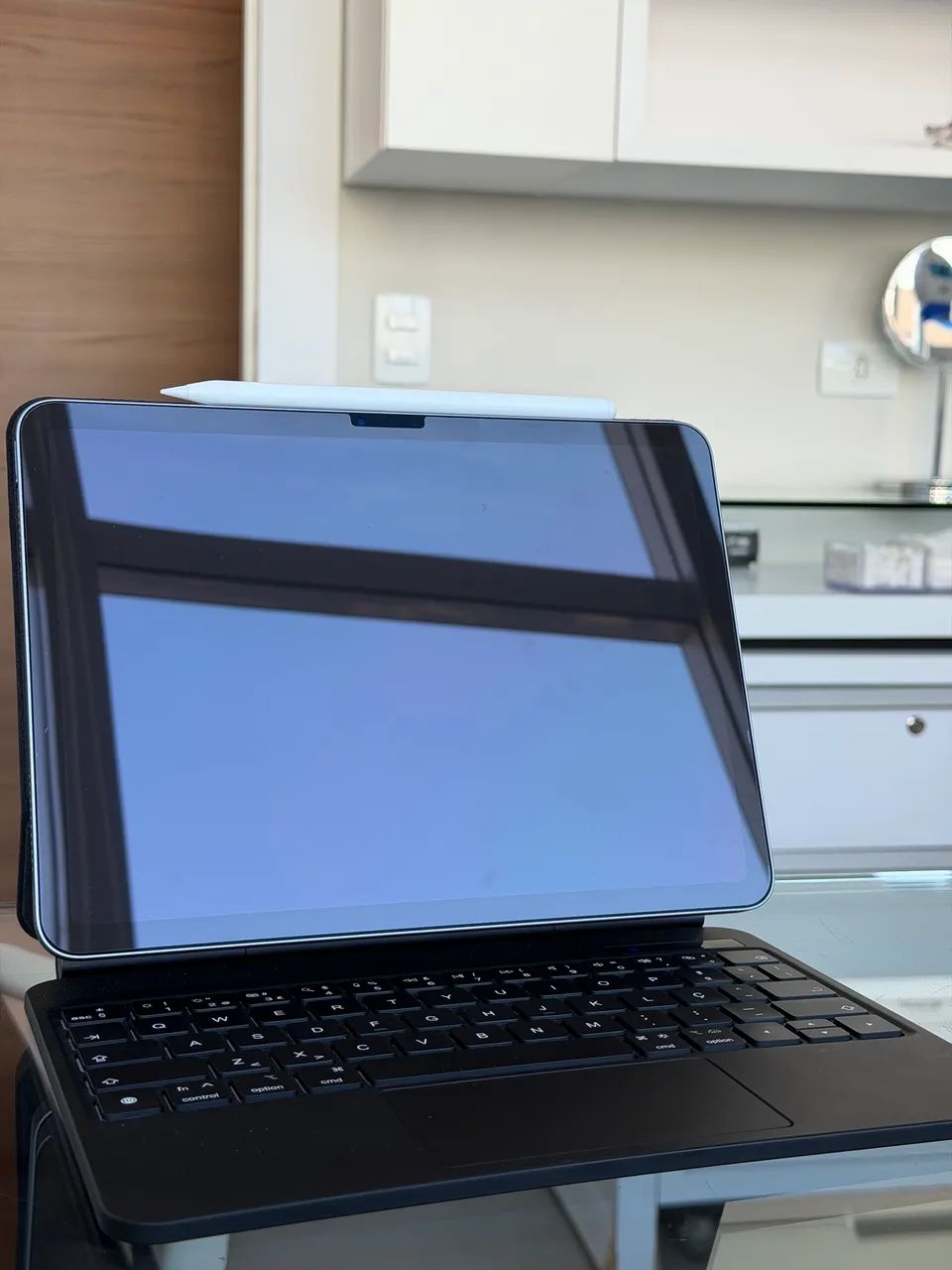 iPad Air - M3 - MagicKeybord + Apple Pencil (Novo)