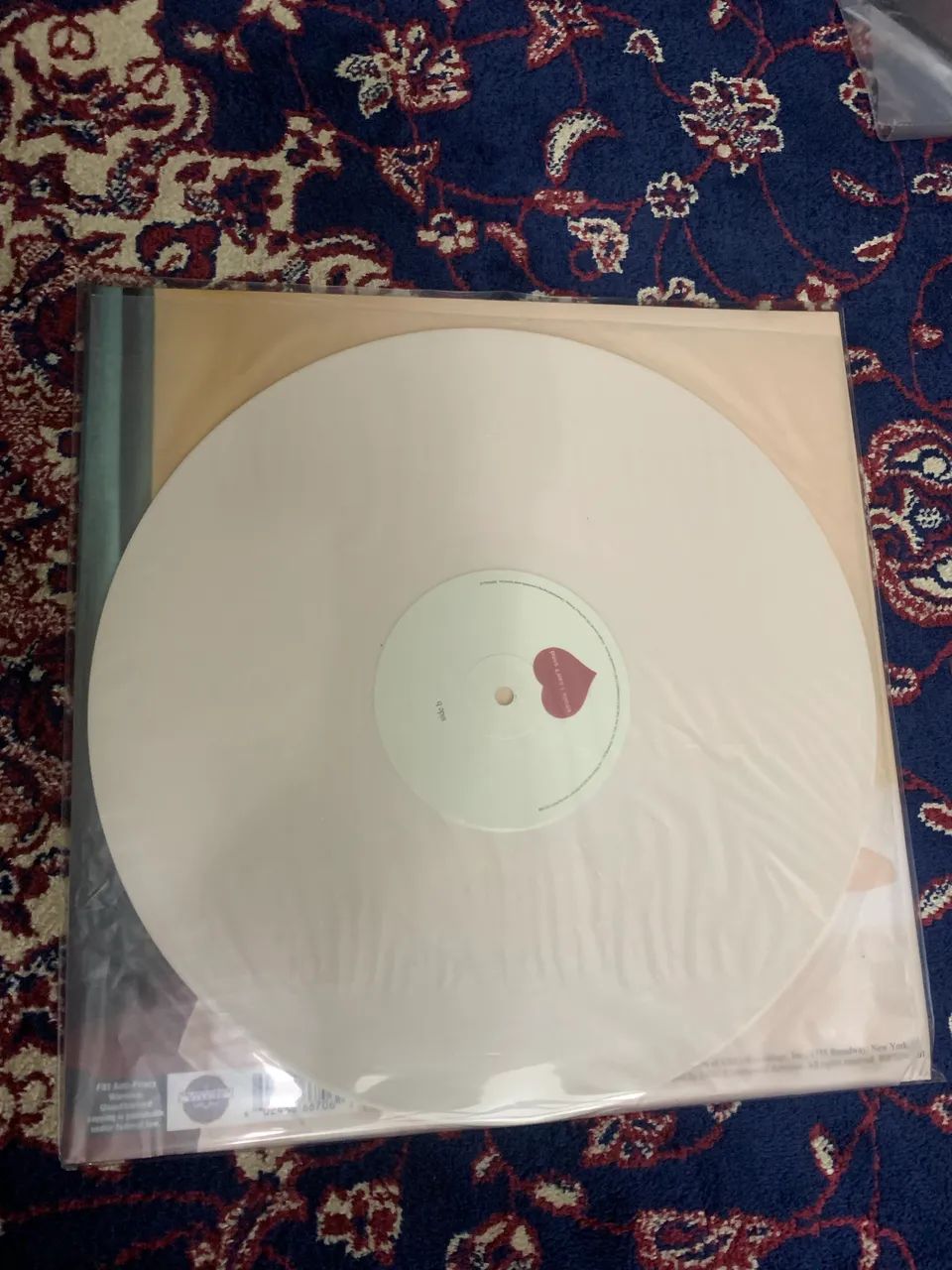 Sabrina Carpenter emails i cant send vinil - Foto 2