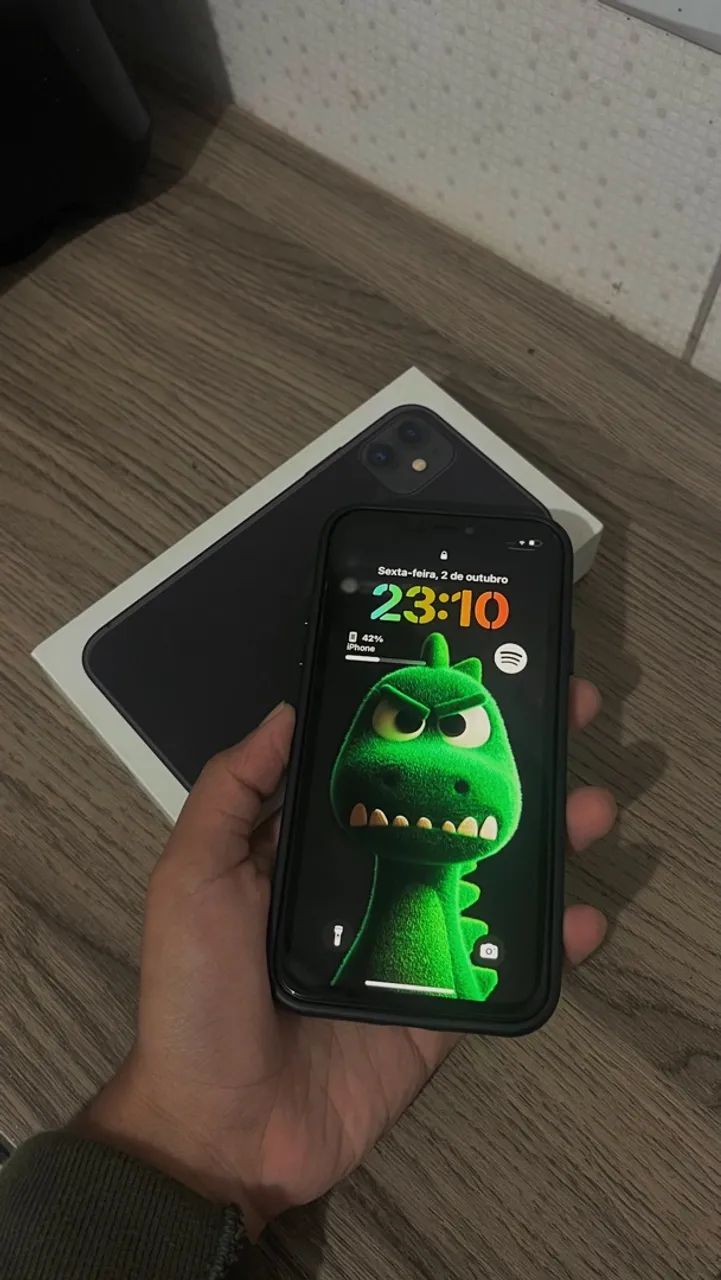 iPhone 11 64GB Preto! Completo e funcionando perfeitamente!
