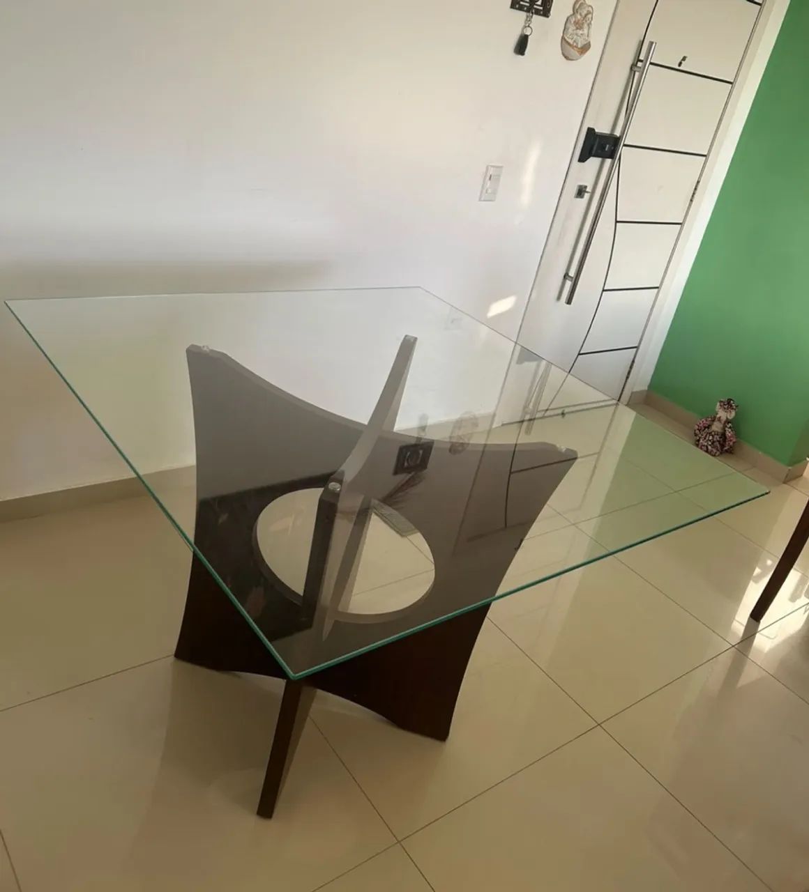 Mesa de jantar com tampo de vidro - Foto 2